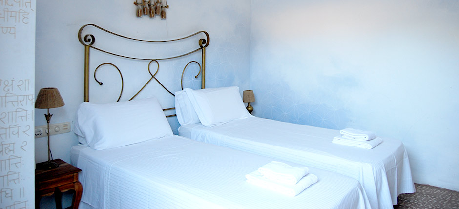 La_Casa_Shambala_Ibiza_Shared_Twin_Room_Patio_4
