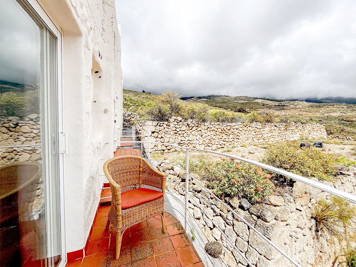 Balcony-Twin-with-Balcony_Double-Bed