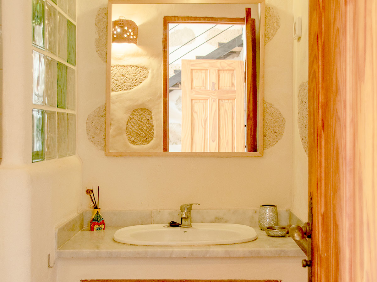Bathroom-2-La-Finca-Rooms