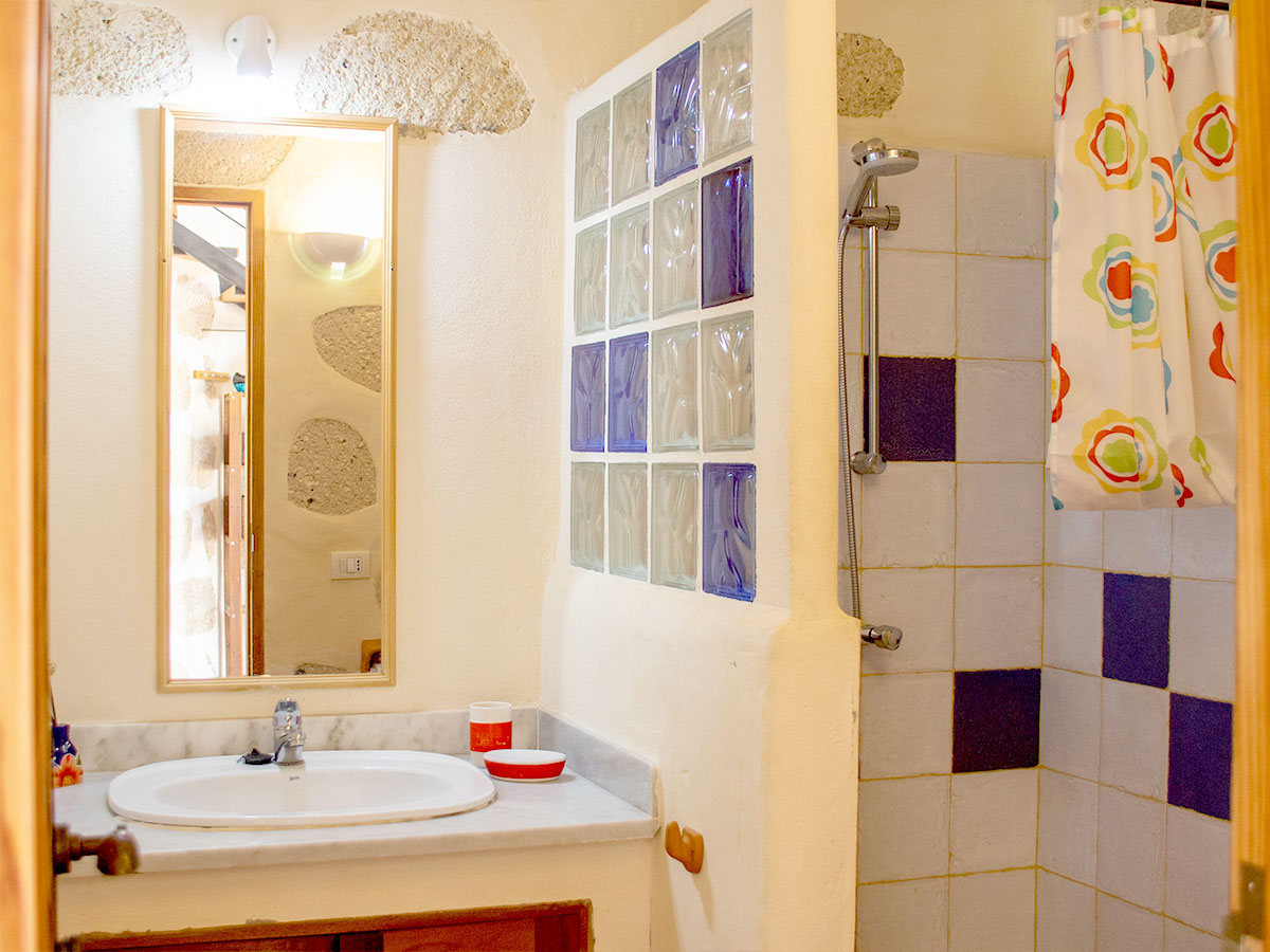 Bathroom-La-Finca-Rooms