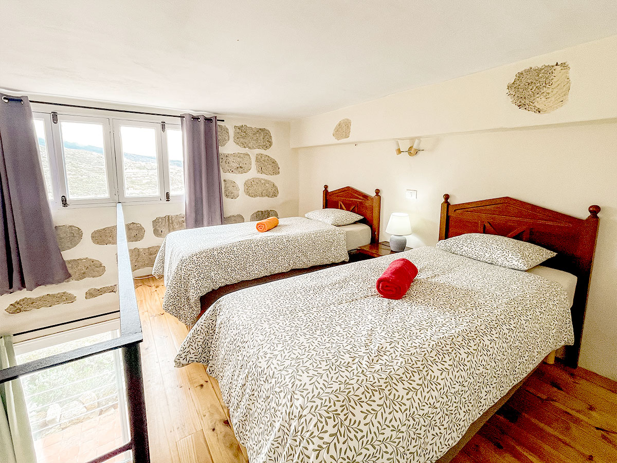 Beds-3-Shared-Quad-with-Balcony